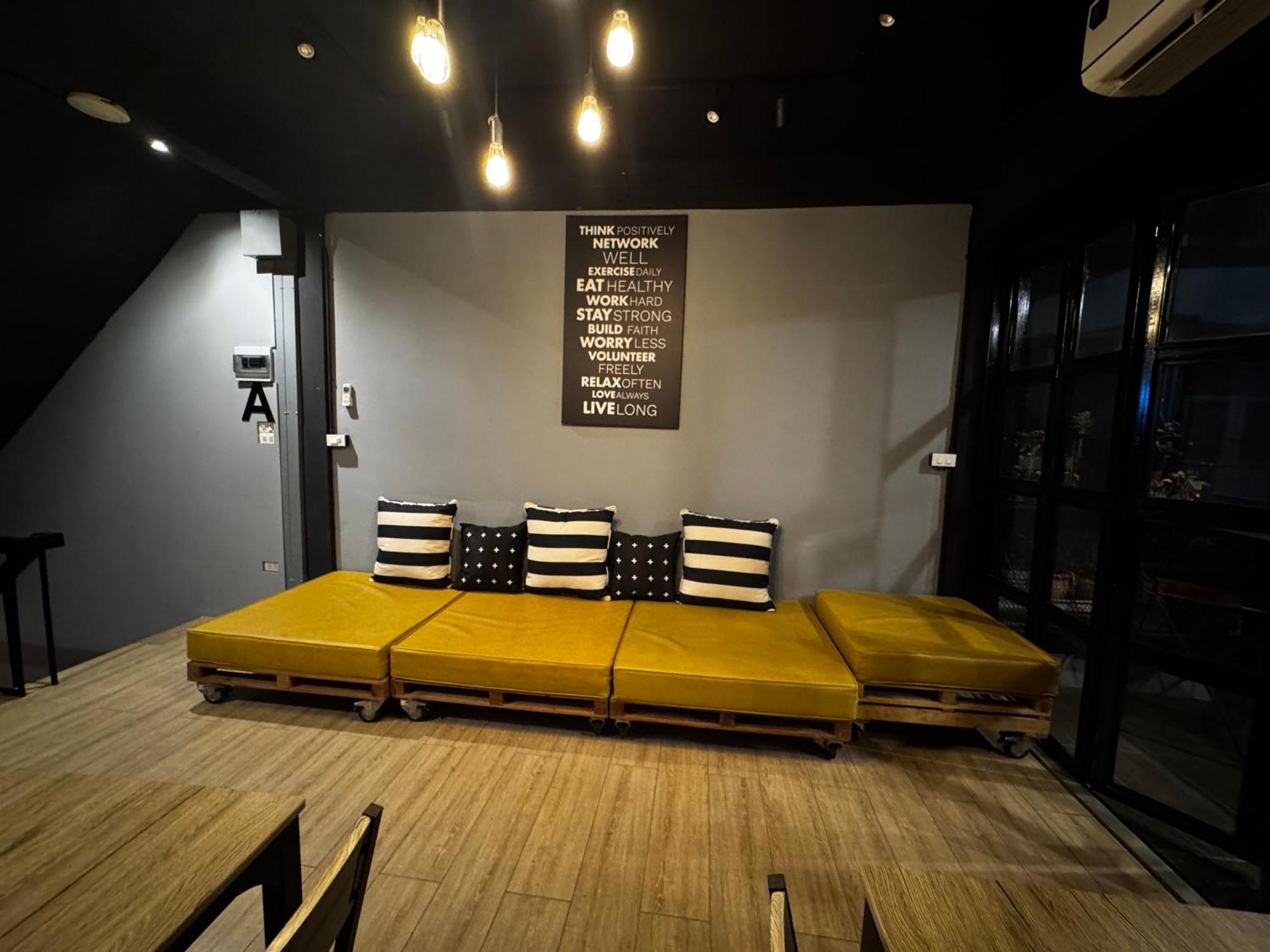 Stay At Pan Hostel Бангкок Экстерьер фото